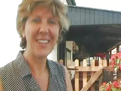 Het porr med en mörk indisk Priya Price och hennes garvade mjölk