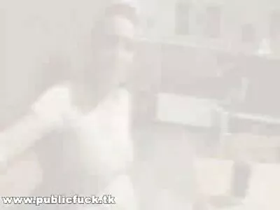 Stor röv lägger på kvinna